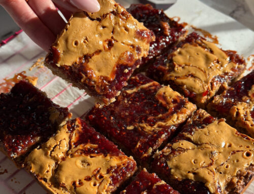 PB & J oatmeal breakfast bars